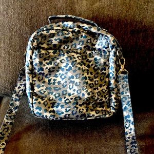 Lug crossbody bag
